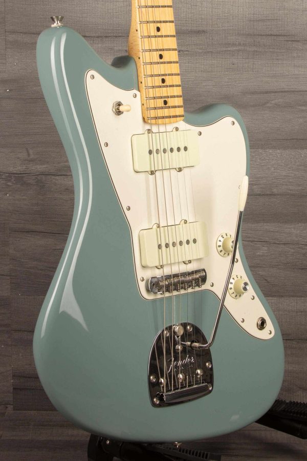 USED -  American Professional Jazzmaster®, Maple Neck ,Sonic Grey Online Sale