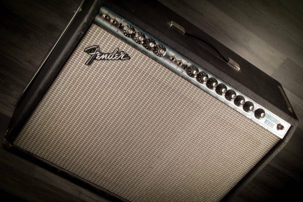 USED - Fender Vibrosonic Reverb Amplifer Manufactured In 1974 Online Sale