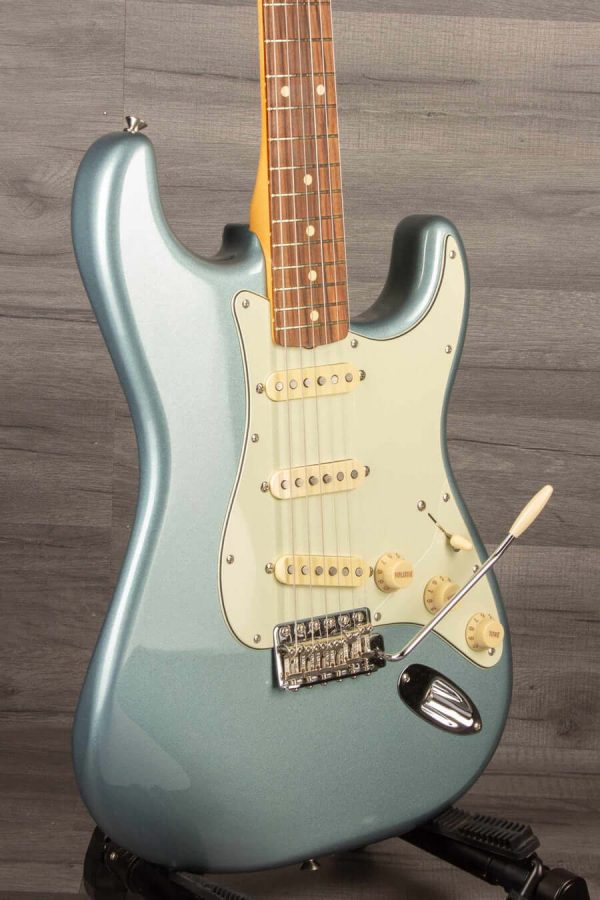 USED - Fender Vintera  60s Stratocaster Ice Blue Metallic Supply