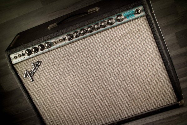 USED - Fender Vibrosonic Reverb Amplifer Manufactured In 1974 Online Sale